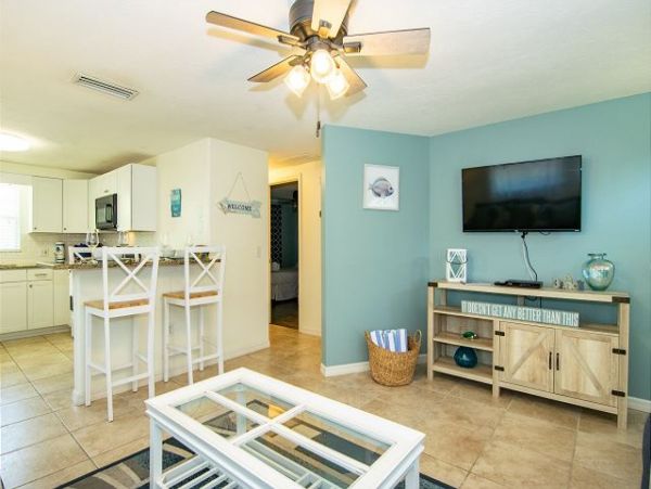 Holmes Beach 2 Bedroom Vacation Rental Condo