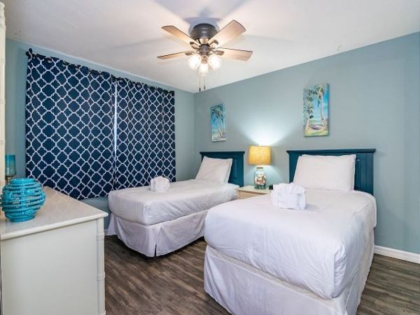 Holmes Beach 2 Bedroom Vacation Rental Condo