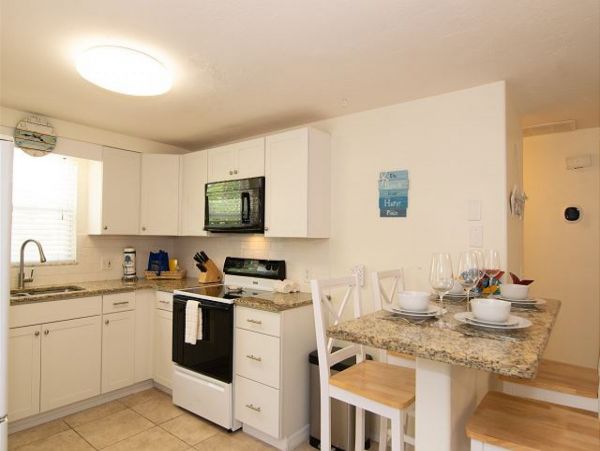 Holmes Beach 2 Bedroom Vacation Rental Condo