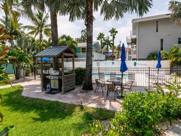 Holmes Beach 2 Bedroom Vacation Rental Condo