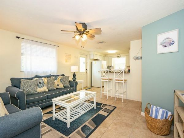 Holmes Beach 2 Bedroom Vacation Rental Condo