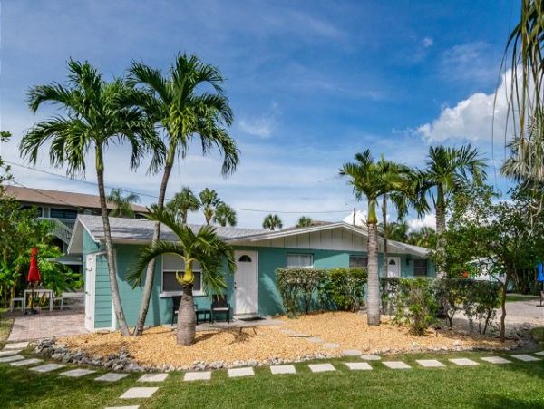 Holmes Beach 2 Bedroom Vacation Rental Condo