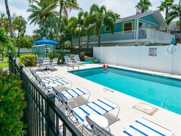 Holmes Beach 2 Bedroom Vacation Rental Condo