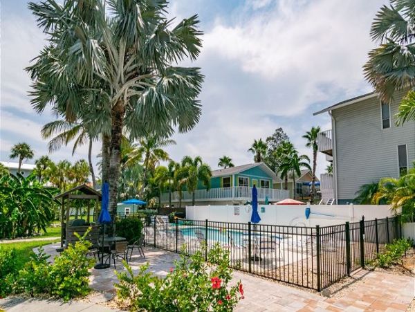 Holmes Beach 2 Bedroom Vacation Rental Condo