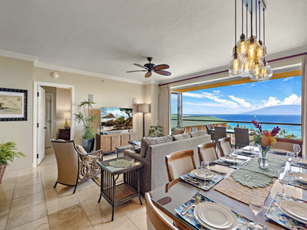 Uninterrupted Views of The Pacific Ocean Three Bedroom Condo