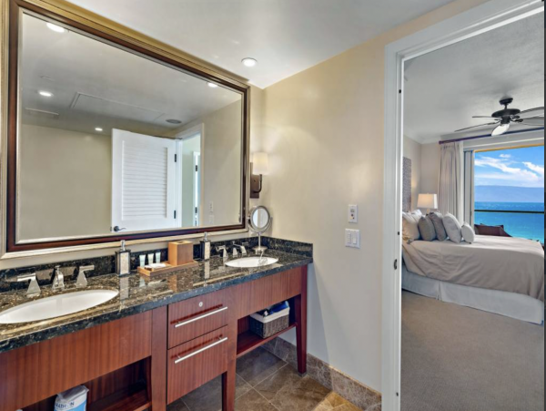Uninterrupted Views of The Pacific Ocean Three Bedroom Condo