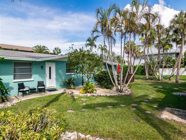 Anna Maria Great Value Two Bedroom Vacation Condo