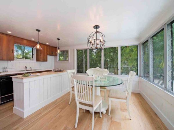 Guest house dining area