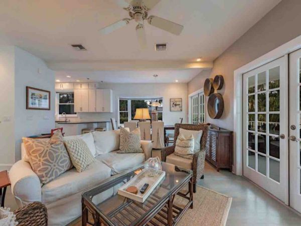 Living Dining Area