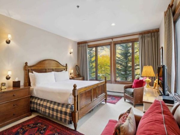 Ski in Ski out Luxury Four Bedroom Vacation Rental in Beaver Creek