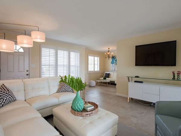 Naples Luxury Vacation Home Rental Three Bedrooms Sleeps 8