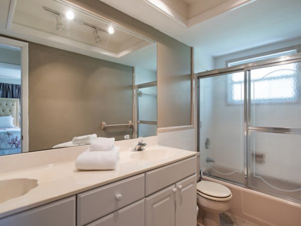 Naples Luxury Vacation Home Rental Three Bedrooms Sleeps 8