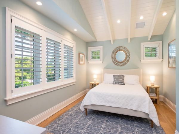 Beautiful Home with Pool in Naples, Walk to Beach