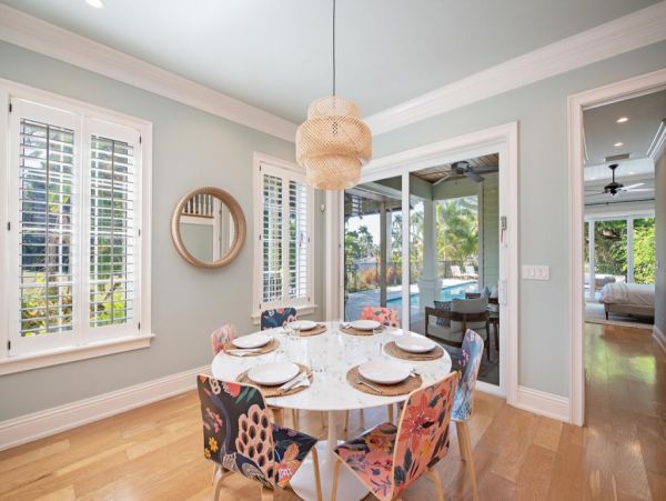 Beautiful Home with Pool in Naples, Walk to Beach