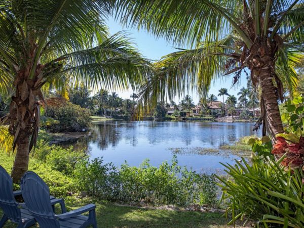 Beautiful Home with Pool in Naples, Walk to Beach