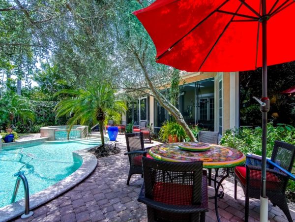 Short Walk to Beach Naples Vacation Home Sleeps 6 Guests