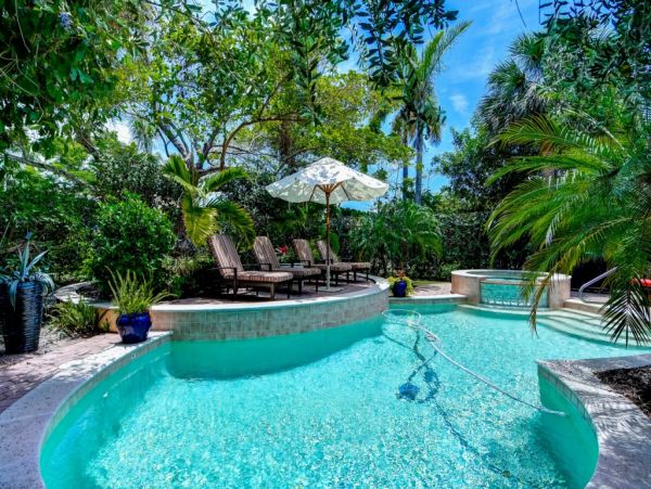 Short Walk to Beach Naples Vacation Home Sleeps 6 Guests