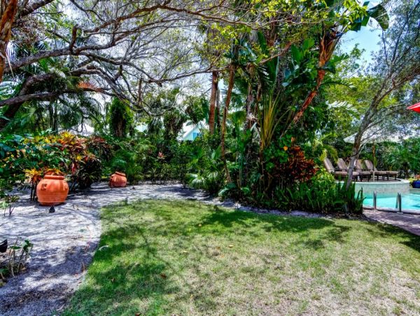 Short Walk to Beach Naples Vacation Home Sleeps 6 Guests