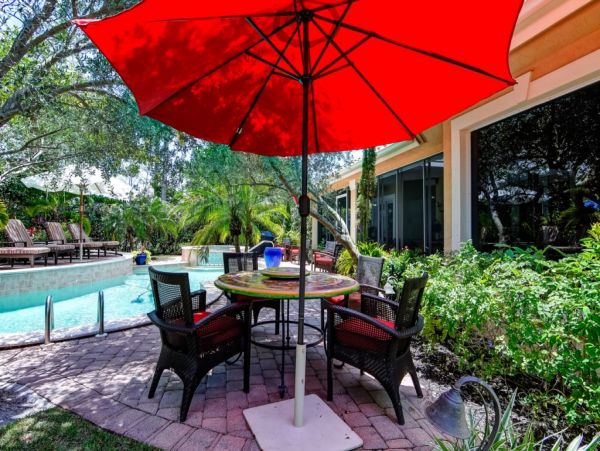 Short Walk to Beach Naples Vacation Home Sleeps 6 Guests