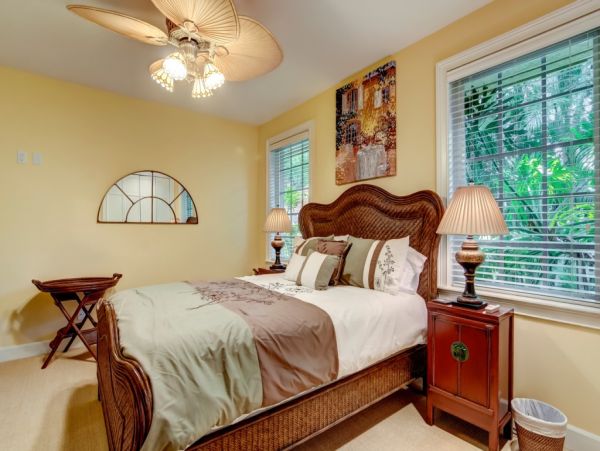 Short Walk to Beach Naples Vacation Home Sleeps 6 Guests