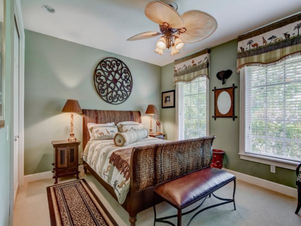 Short Walk to Beach Naples Vacation Home Sleeps 6 Guests