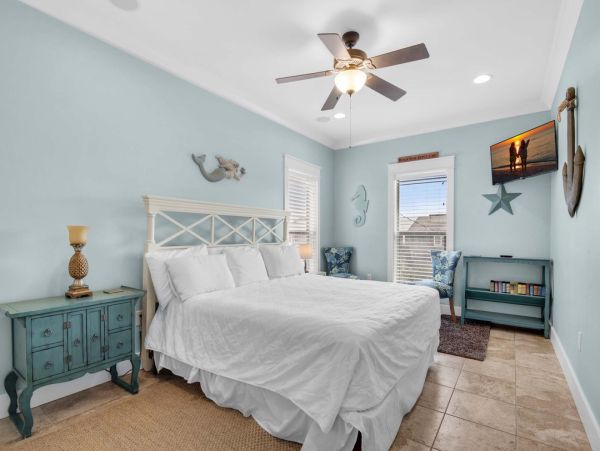 Miramar Beach Vacation Rental - Five Bedroom Home Private Pool & Master Suites