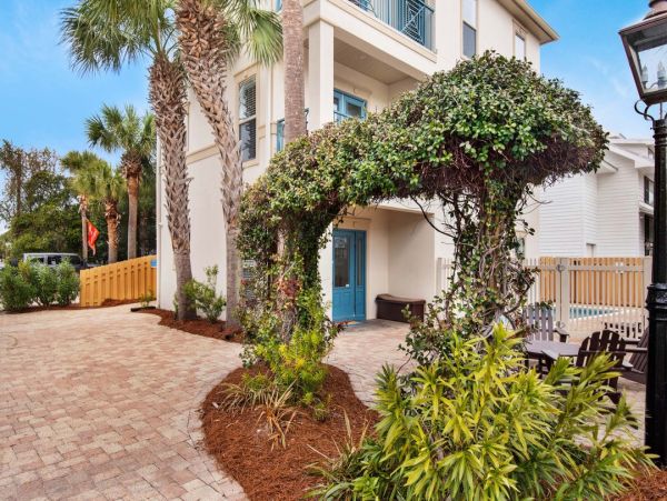 Miramar Beach Vacation Rental - Five Bedroom Home Private Pool & Master Suites