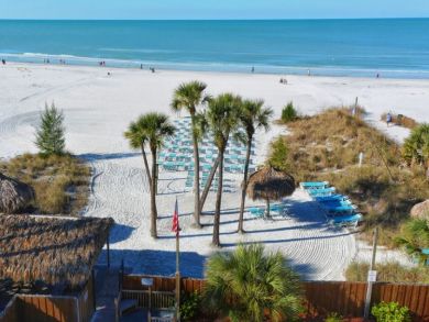 Siesta Key Beautiful 2 Bedroom Condo with Large Outdoor Pool