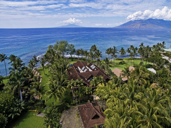 Sweeping Views From this Maui 7 Bedroom Luxury Mansion