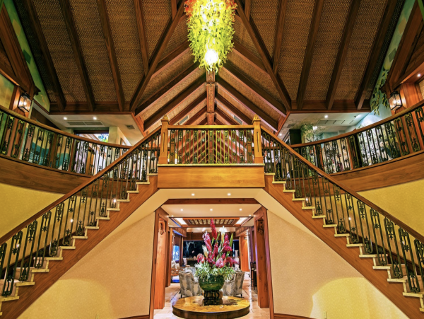 Sweeping Views From this Maui 7 Bedroom Luxury Mansion