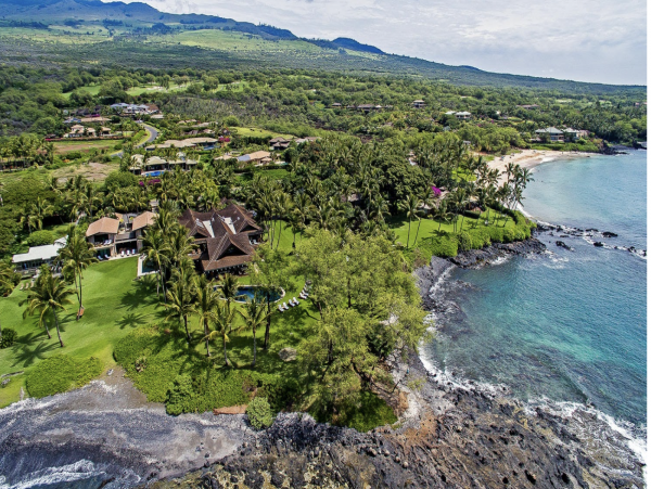 Sweeping Views From this Maui 7 Bedroom Luxury Mansion