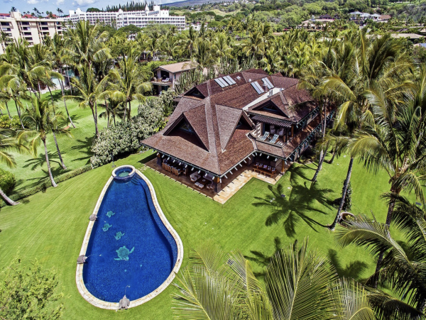 Sweeping Views From this Maui 7 Bedroom Luxury Mansion