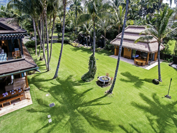 Sweeping Views From this Maui 7 Bedroom Luxury Mansion