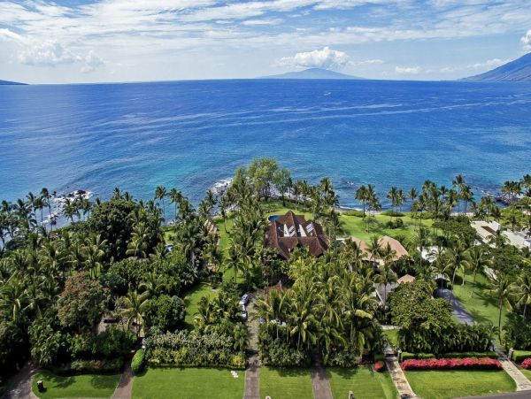 Sweeping Views From this Maui 7 Bedroom Luxury Mansion