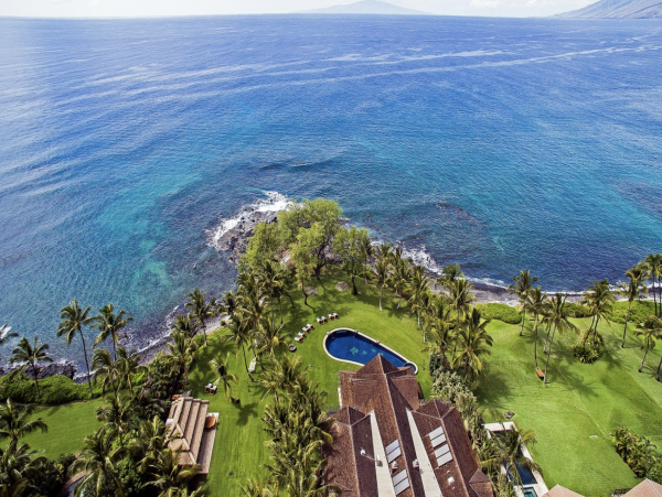 Sweeping Views From this Maui 7 Bedroom Luxury Mansion