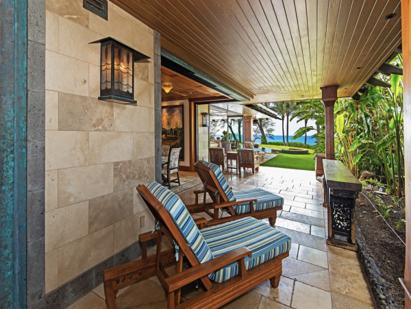 Sweeping Views From this Maui 7 Bedroom Luxury Mansion