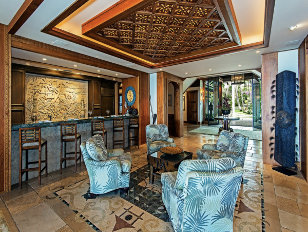 Sweeping Views From this Maui 7 Bedroom Luxury Mansion
