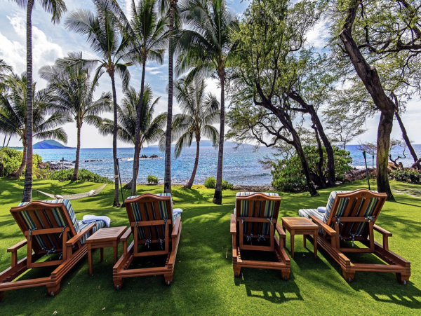 Sweeping Views From this Maui 7 Bedroom Luxury Mansion