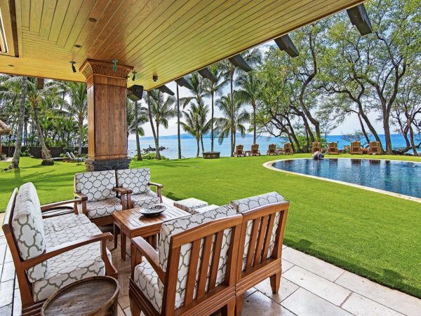 Sweeping Views From this Maui 7 Bedroom Luxury Mansion