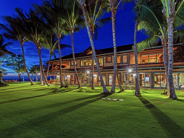 Sweeping Views From this Maui 7 Bedroom Luxury Mansion