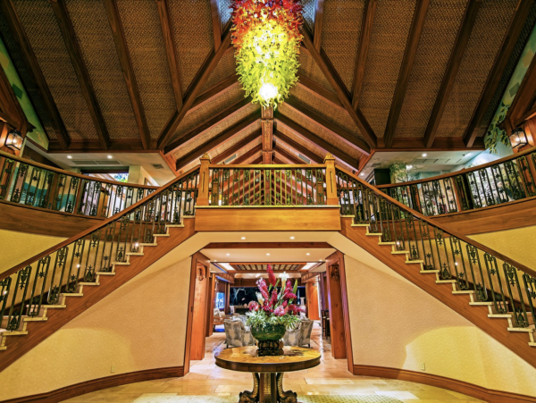 Sweeping Views From this Maui 7 Bedroom Luxury Mansion