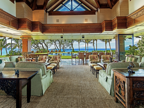 Sweeping Views From this Maui 7 Bedroom Luxury Mansion