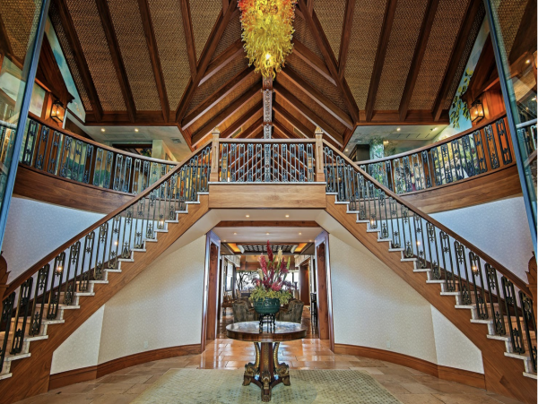Sweeping Views From this Maui 7 Bedroom Luxury Mansion