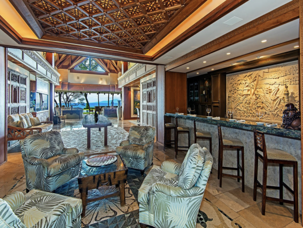 Sweeping Views From this Maui 7 Bedroom Luxury Mansion