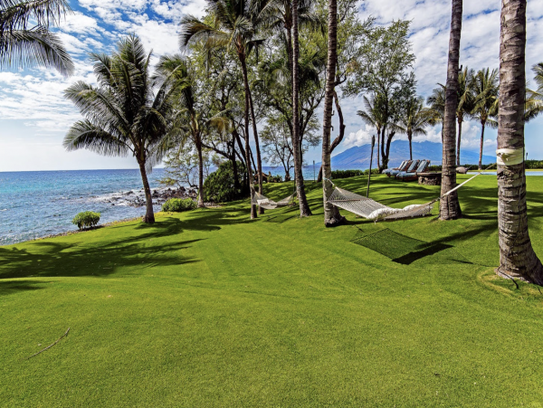 Sweeping Views From this Maui 7 Bedroom Luxury Mansion