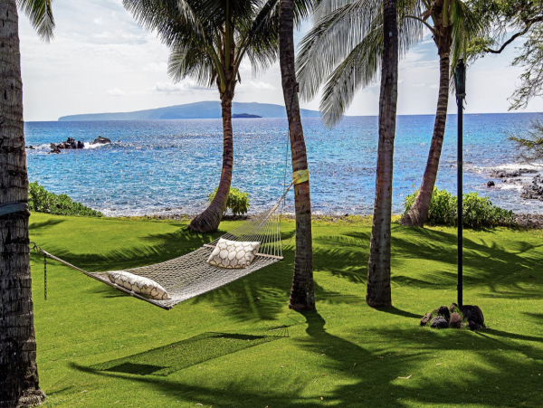 Sweeping Views From this Maui 7 Bedroom Luxury Mansion
