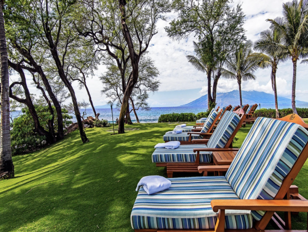 Sweeping Views From this Maui 7 Bedroom Luxury Mansion