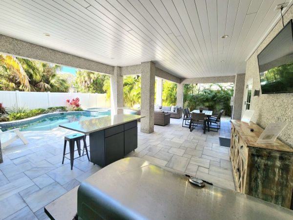 Large & Luxurious Anna Maria Island 7 Bedroom Rental