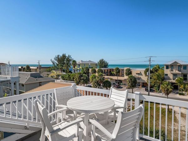 Large & Luxurious Anna Maria Island 7 Bedroom Rental