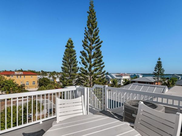 Large & Luxurious Anna Maria Island 7 Bedroom Rental